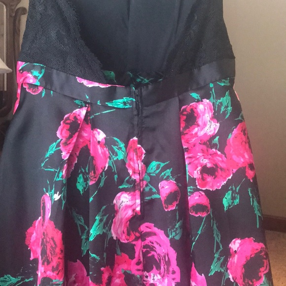 BeeDarlin Brand: Floral and black lacy prom dress! - Picture 5 of 8